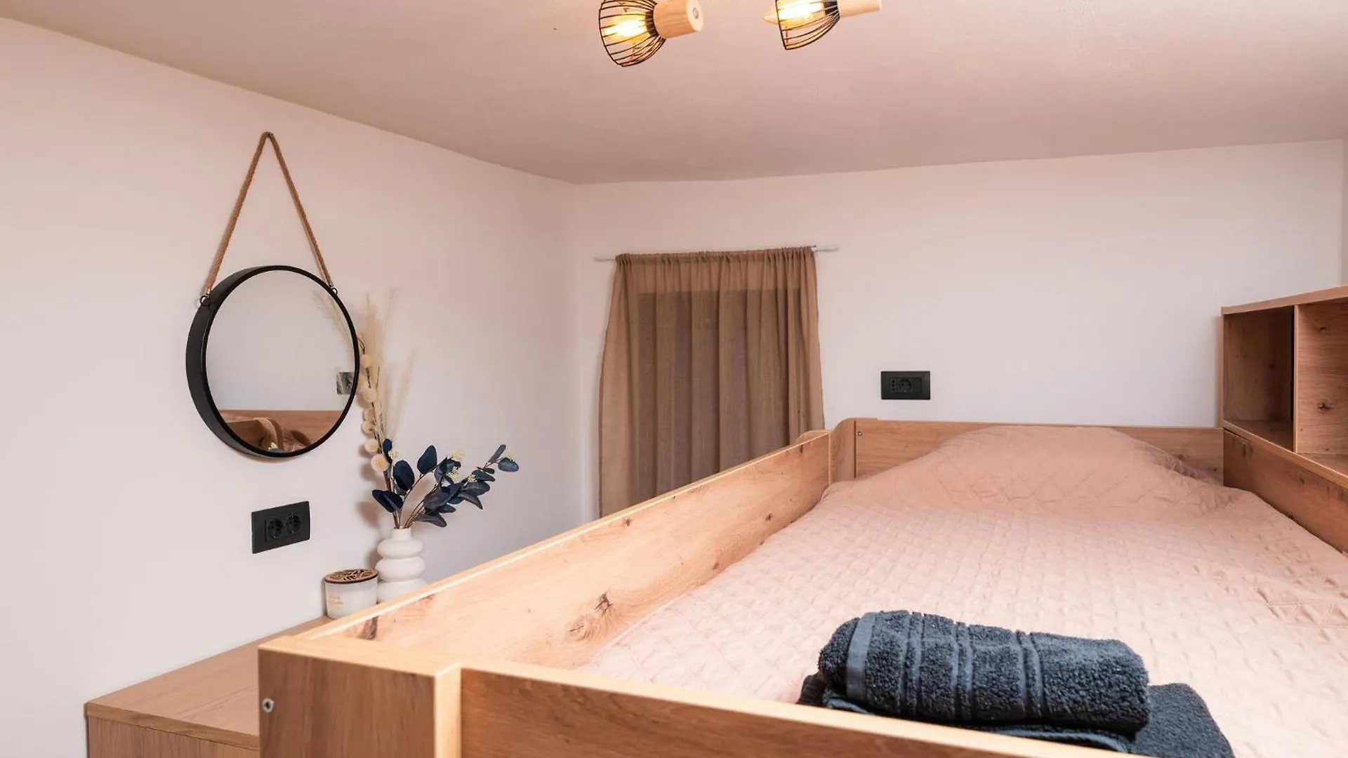 2 Bedroom Nice Home In Jadreski Croatia